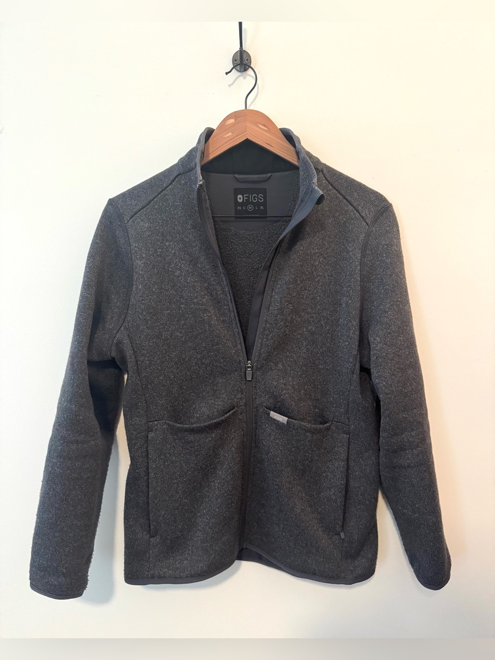 FIGS On-Shift Fleece Jacket Women’s Medium Charcoal Gray Full Zip 6 Pocket